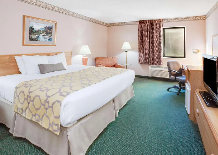 Baymont By Wyndham Traverse City
