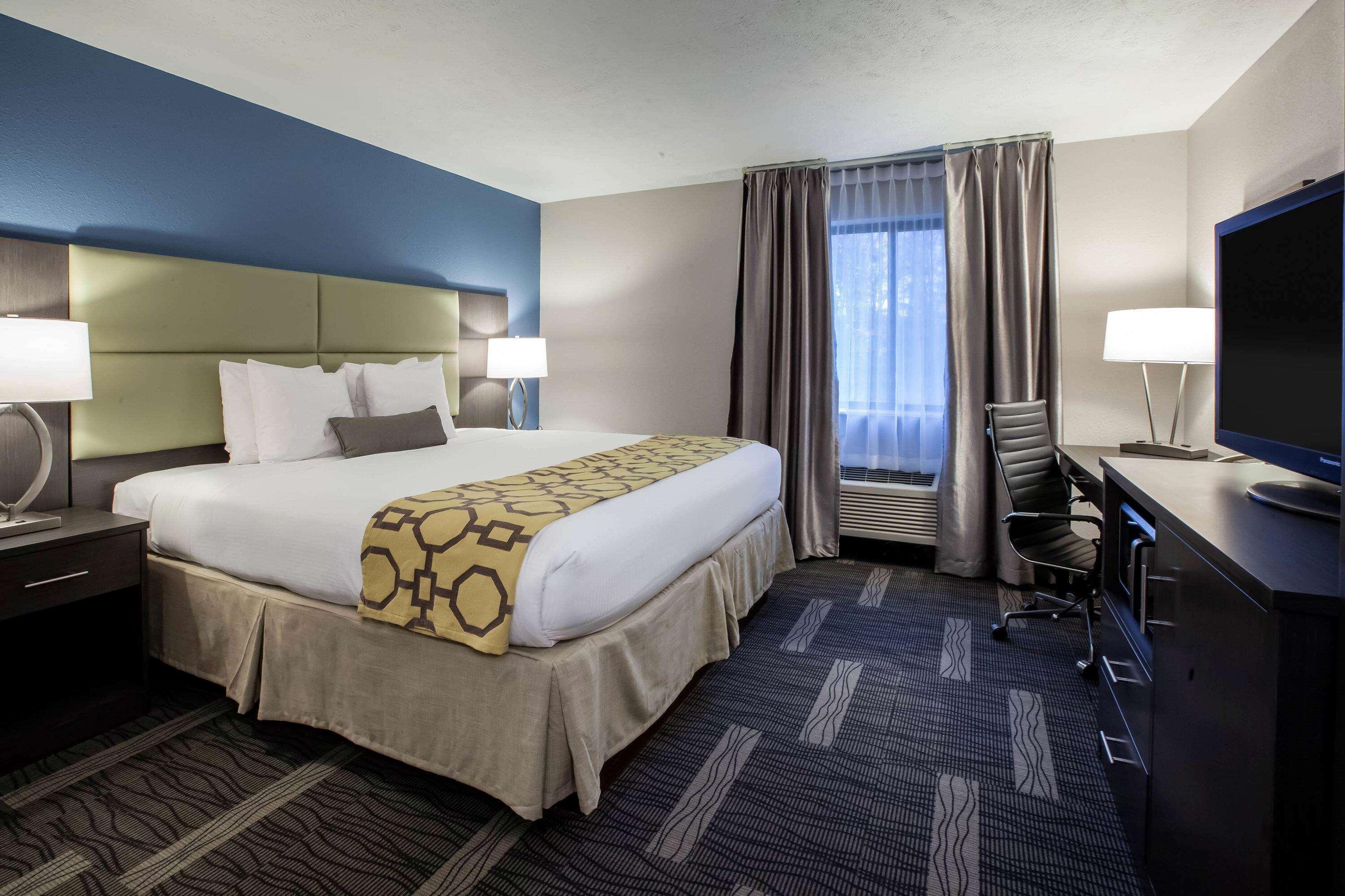 Baymont By Wyndham Traverse Hotel 3*