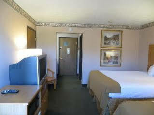 Hotel Baymont By Wyndham Traverse